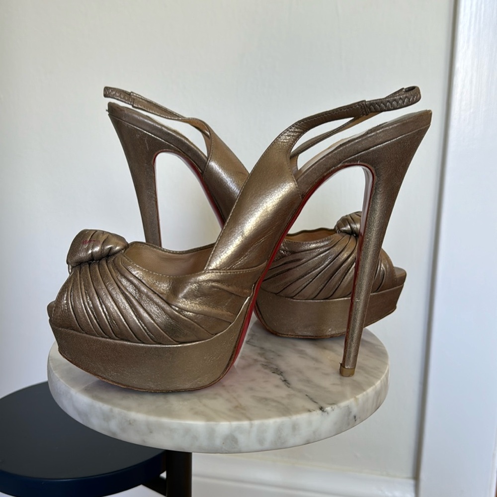 Christian Louboutin - 39.5 - 6” heel, 1.5” platform - Metallic Knot Slingback